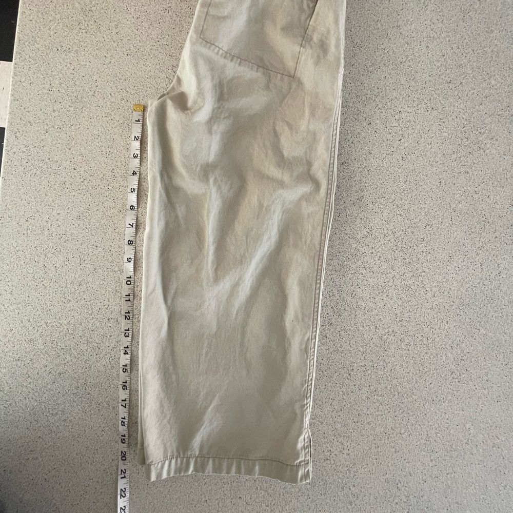 Royal Robbins beige high rise capris - Picture 4 of 10
